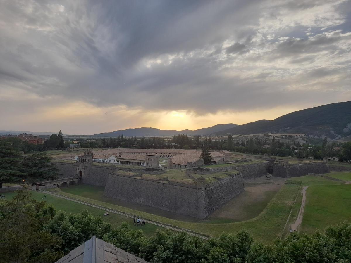 Atico Ciudadela Apartman Jaca Kültér fotó